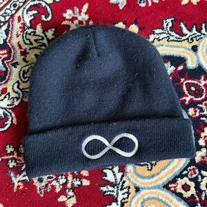 Navy Blue Knit Beanie Hat Touque Métis Infinity Symbol